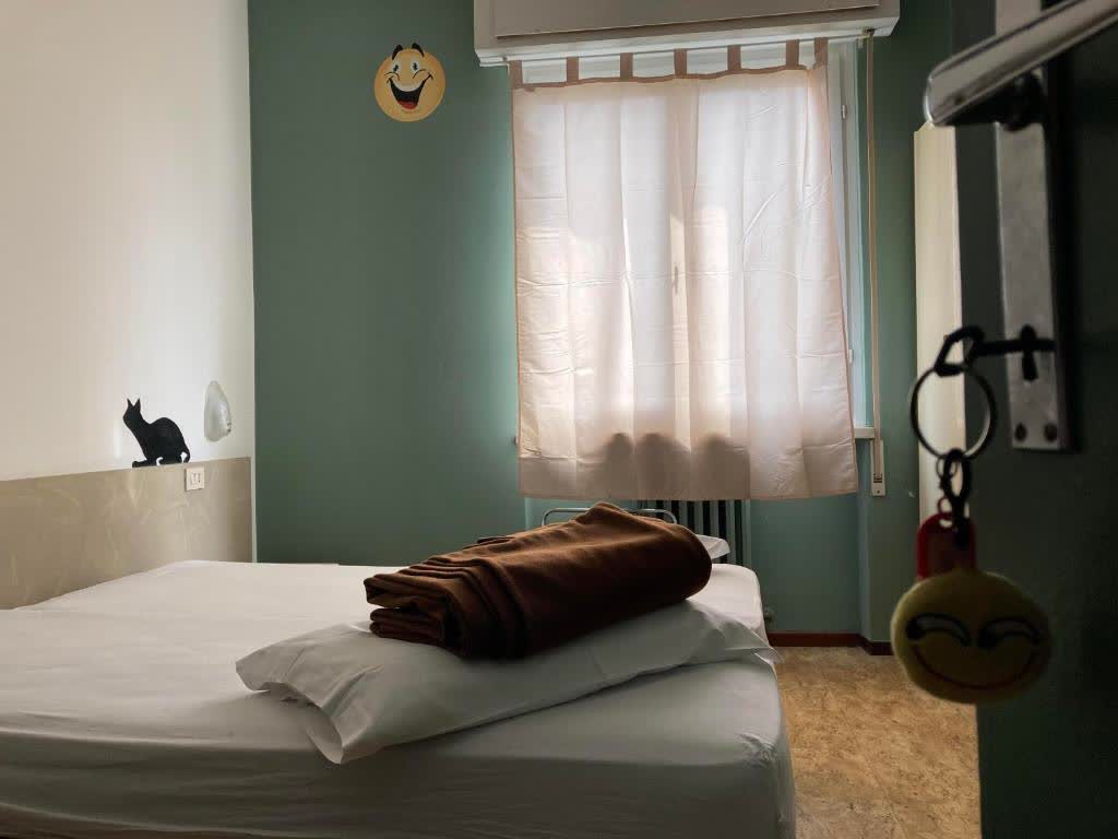 Route77 hostel room